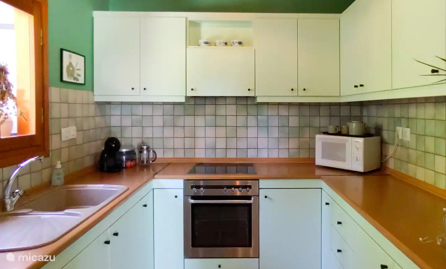 The spacious kitchen