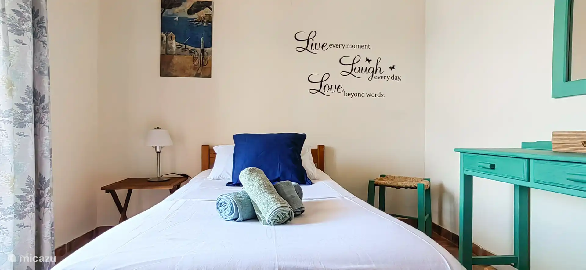 1 person bedroom with dressing table and wardrobe