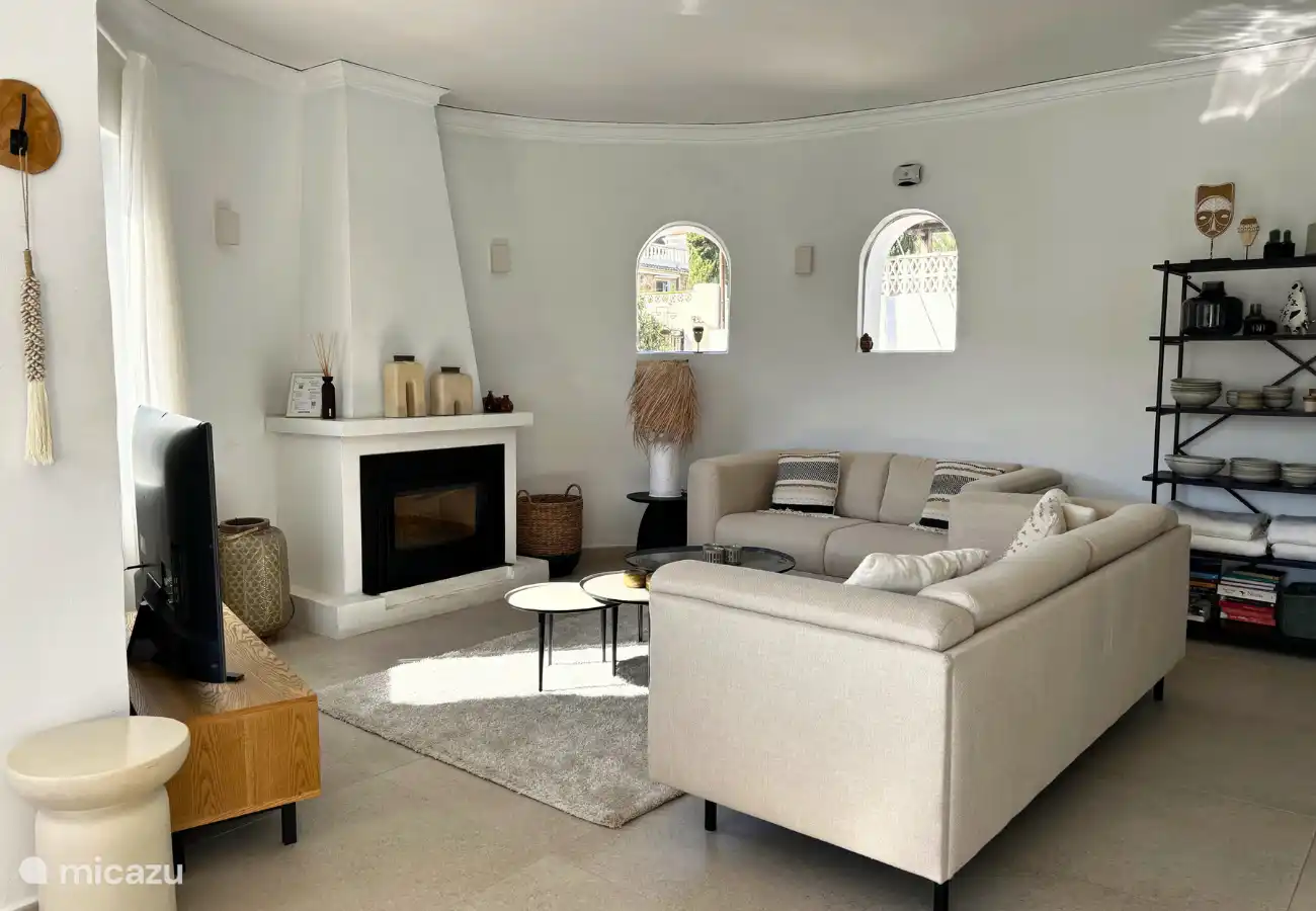 Wohnzimmer mit neuen Möbeln