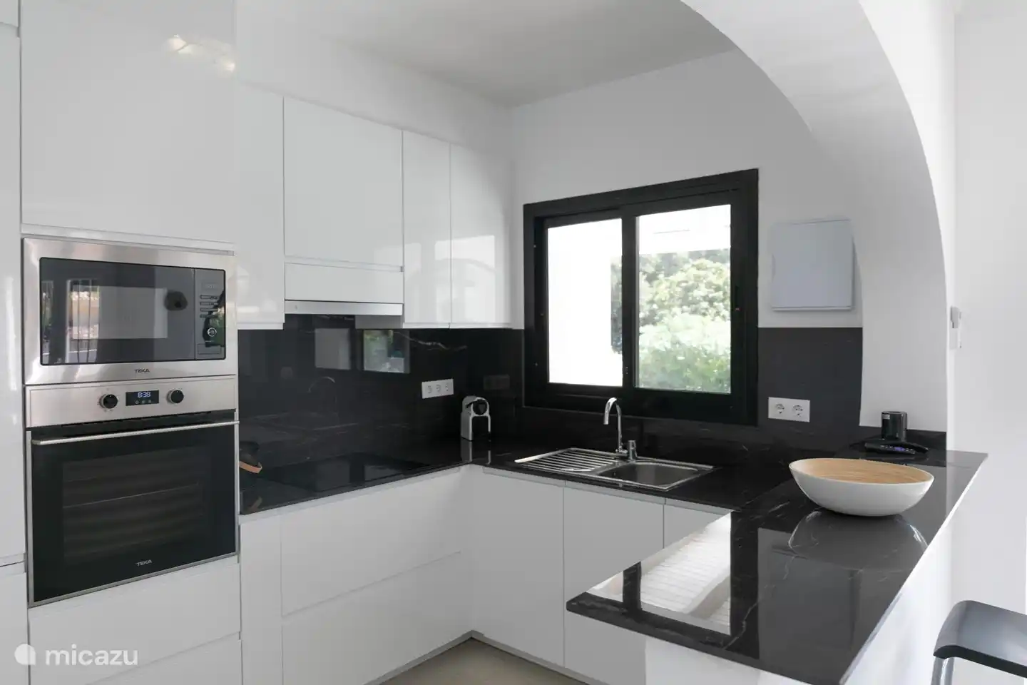 Die Küche ist sehr modern