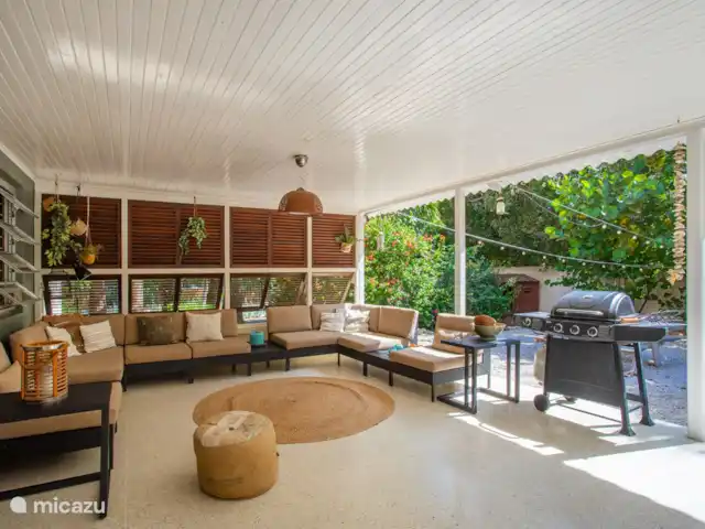 Casa Calina | Curaçao, Curaçao-Centre, Julianadorp - maison de vacances Salon situé sur la véranda avec suffisamment de sièges