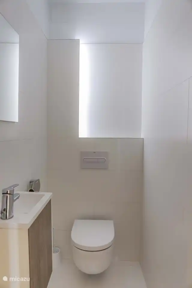 Dies ist eines der Badezimmer