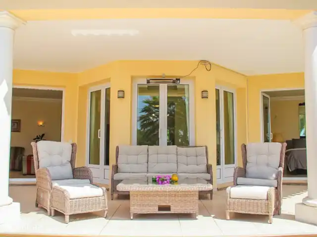 Villa Colina | Espagne, Costa Blanca, Moraira - villa Un joli canapé lounge à l'ombre
