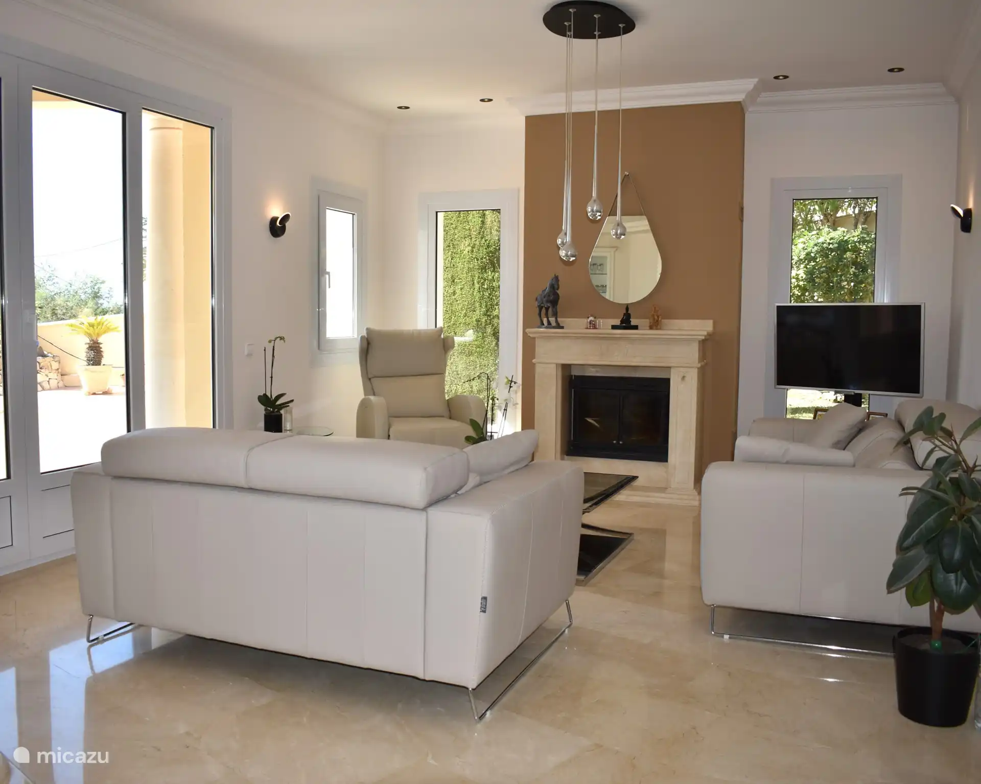 salon avec de bons meubles