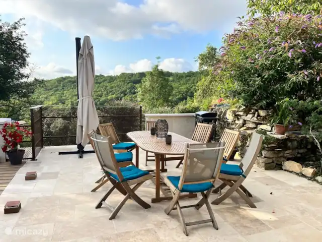 Bonatelier | France, Lot, Bélaye - maison de vacances La terrasse