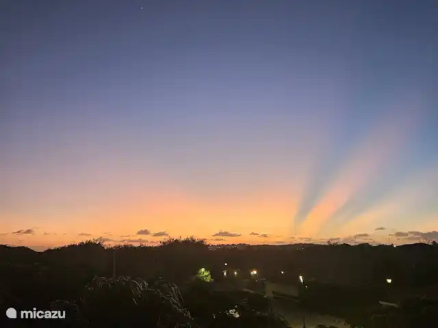 apartamento en Curazao, Curazao Centro, Blue Bay – Casita Caribe + Préstamo de Auto! La puesta de sol desde el porche