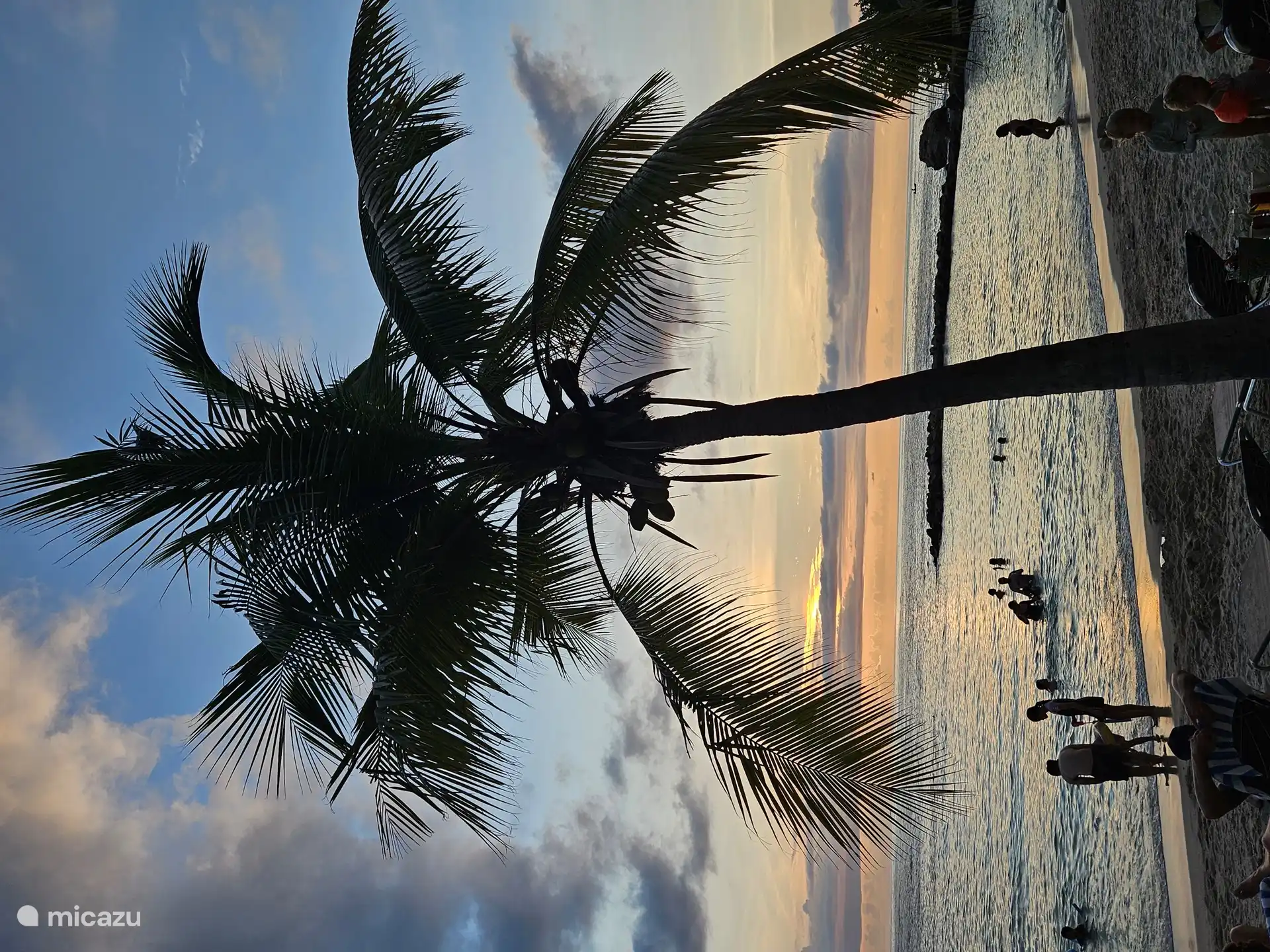 Der Sonnenuntergang am Strand von Blue Bay