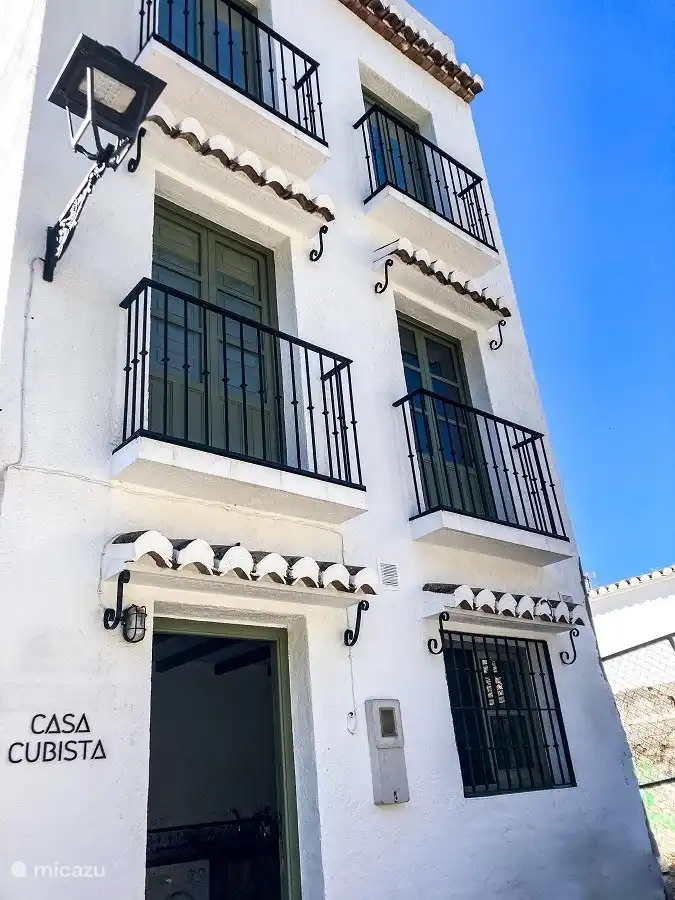 Außenansicht der Casa Cubista.