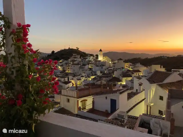 Casa Cubasta | Espagne, Andalousie, Sedella - maison de vacances Superbe vue sur le village de Sedella et le coucher de soleil.