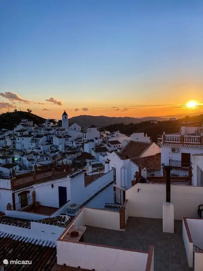 Sonnenuntergang von der Dachterrasse.