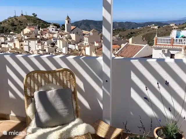 Casa Cubasta | Espagne, Andalousie, Sedella - maison de vacances Première terrasse sur le toit.