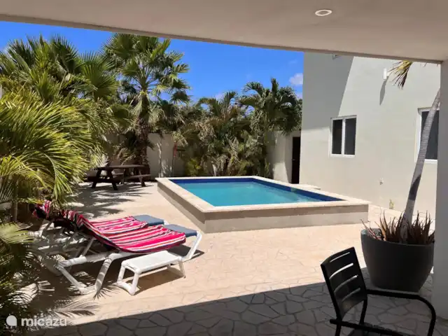 appartement huren in Curaçao, Curacao-Midden, Piscadera – Andira Apartments, Zwembad, Centraal Zwembad vanuit een andere hoek