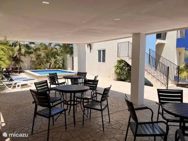 appartement huren in Curaçao, Curacao-Midden, Piscadera – Andira Apartments, Zwembad, Centraal Genoeg schaduw