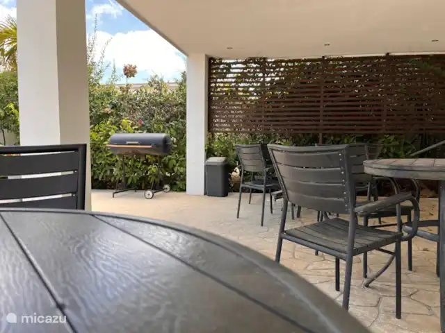 appartement huren in Curaçao, Curacao-Midden, Piscadera – Andira Apartments, Zwembad, Centraal BBQ area