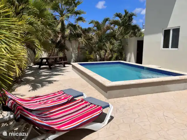 appartement huren in Curaçao, Curacao-Midden, Piscadera – Andira Apartments, Zwembad, Centraal zwembad