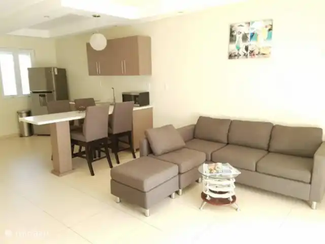 appartement huren in Curaçao, Curacao-Midden, Piscadera – Andira Apartments, Zwembad, Centraal Woonkamer
