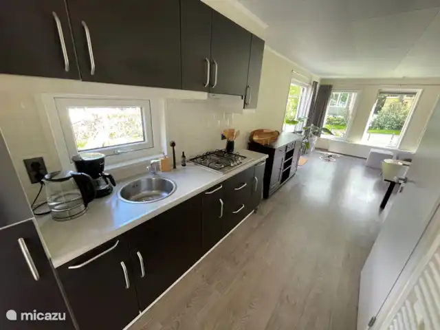 Forest Family Home - 5 sterren park huren in Nederland, Gelderland, Beekbergen - chalet De ruime keuken met oven