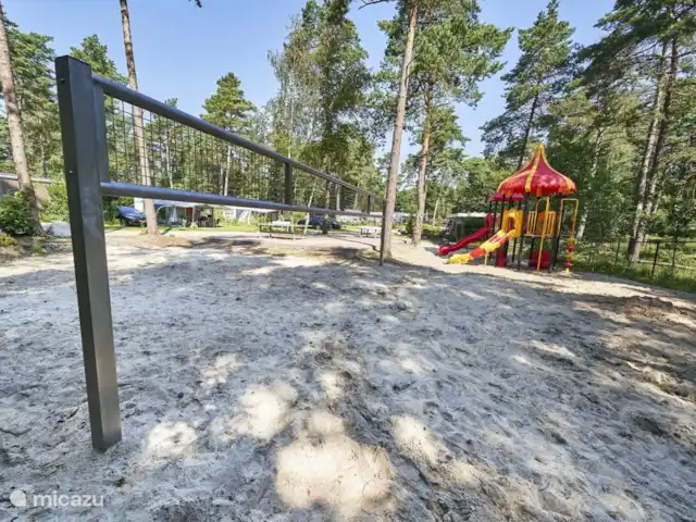 Forest Family Home - 5 sterren park huren in Nederland, Gelderland, Beekbergen - chalet Er is veel te doen voor kinderen en ouders, dit is het beach volley veld