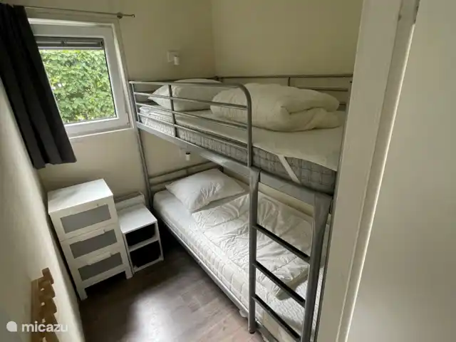 Forest Family Home - 5 sterren park huren in Nederland, Gelderland, Beekbergen - chalet Een van de twee kinderkamers met stapelbed