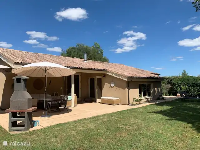 Maison de vacances Château de Barbet 9 | France, Gers, Lombez - bungalow L'arrière de la maison sous un autre angle.