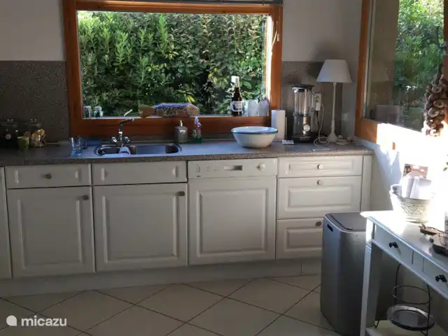 Maison de vacances Château de Barbet 9 | France, Gers, Lombez - bungalow Cuisine avec lave-vaisselle, micro-ondes, mixeur, grille-pain, machine à expresso...ect