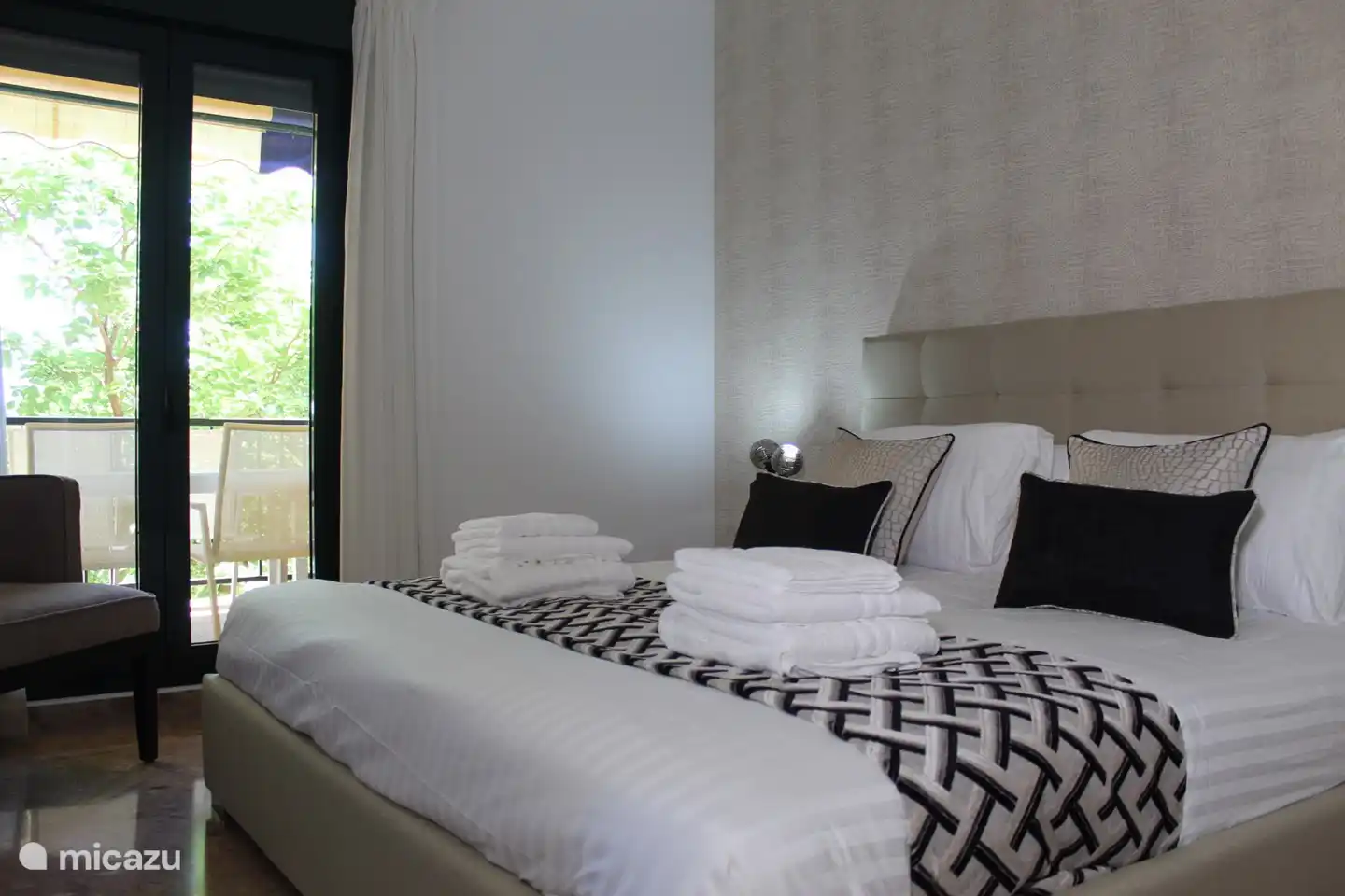 Chambre des maîtres avec salle de bains