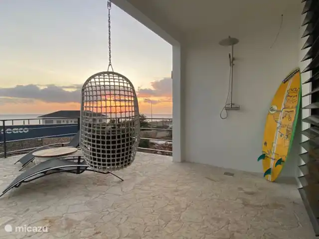 villa huren in Bonaire, Bonaire, Kralendijk – Villa Bonagio Bonaire View vanaf het sun deck, buitendouche (met afvoer)