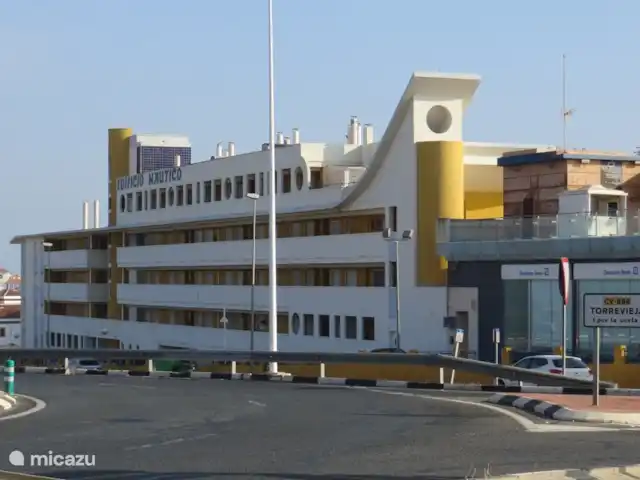 appartement huren in Spanje, Costa Blanca, La Mata – Boathouse Het appartement bevindt zich in een prachtig en uniek gebouw.