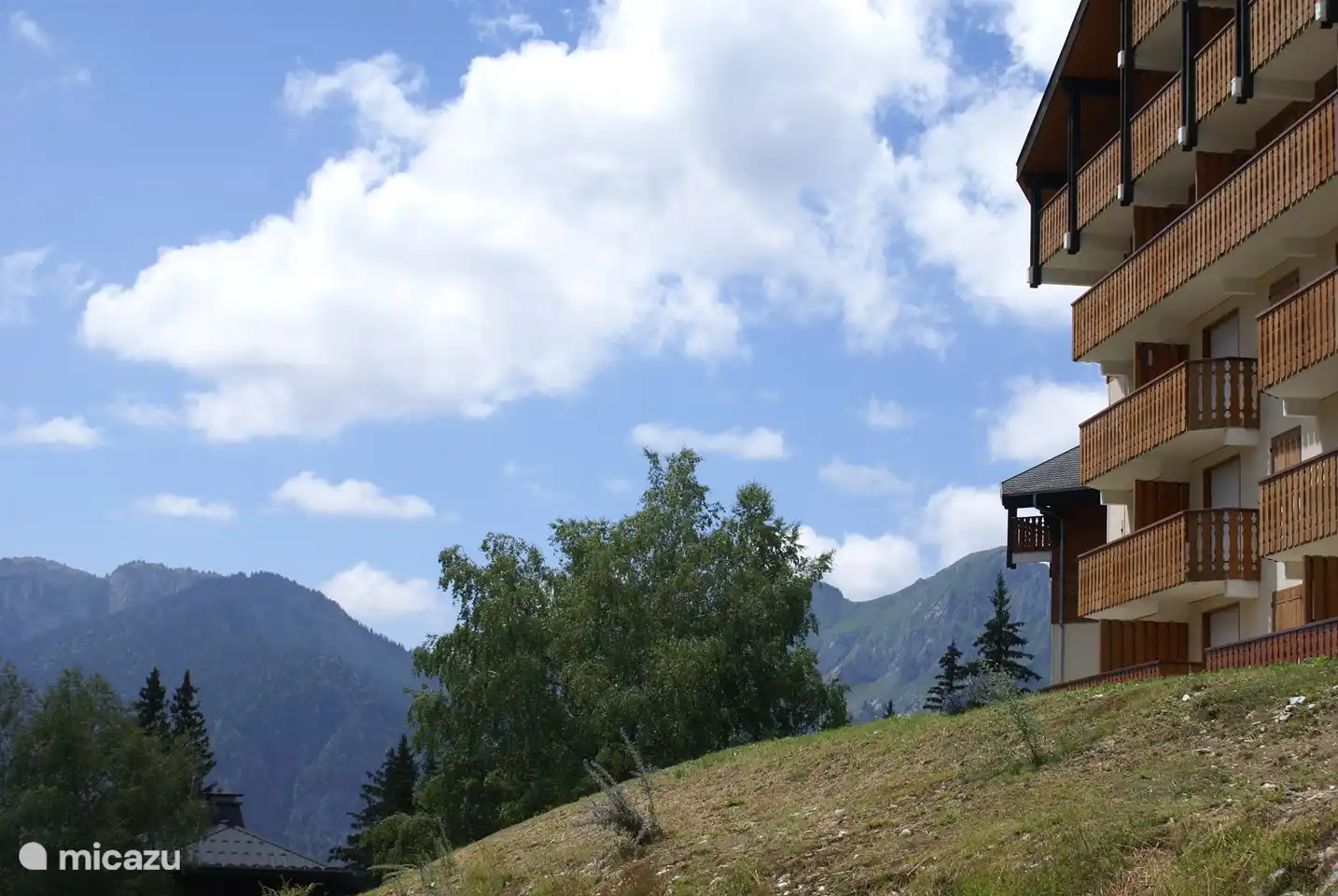 The residence, built in chalet style, is located on a beautiful vantage point