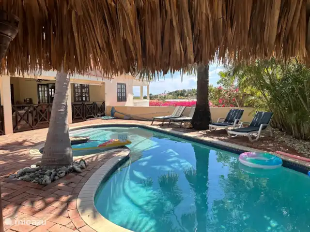 Sylvie Resort - Studio Loft | Curaçao, Banda Ariba (est), Cas Grandi - appartement Faites un plongeon rafraîchissant ou reposez-vous sur un transat