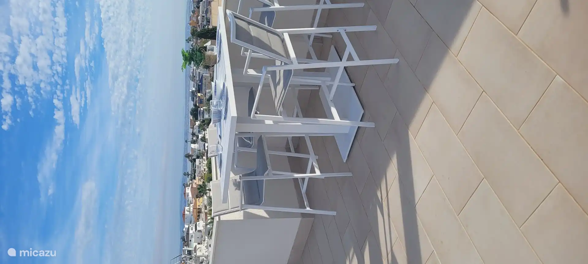 Grande terrasse sur le toit avec vue panoramique de 360gr