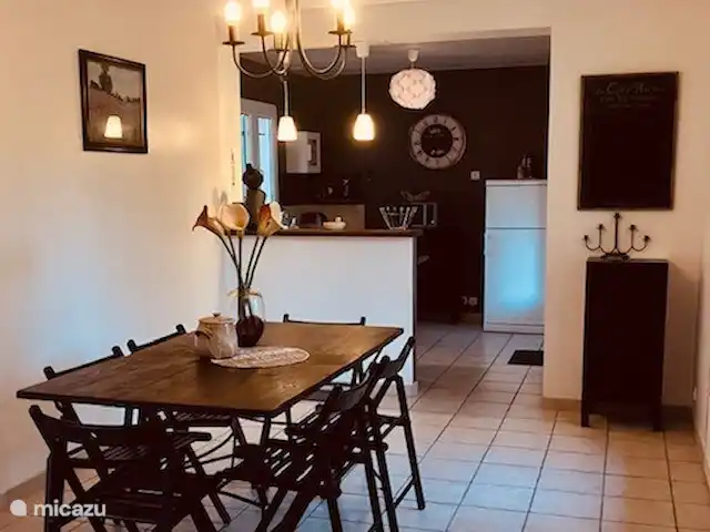 los olivers en Francia, Drôme, Mirabel-aux-Baronnies - villa Amplio comedor