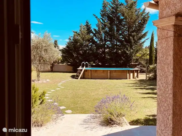 los olivers en Francia, Drôme, Mirabel-aux-Baronnies - villa Jardín totalmente amurallado