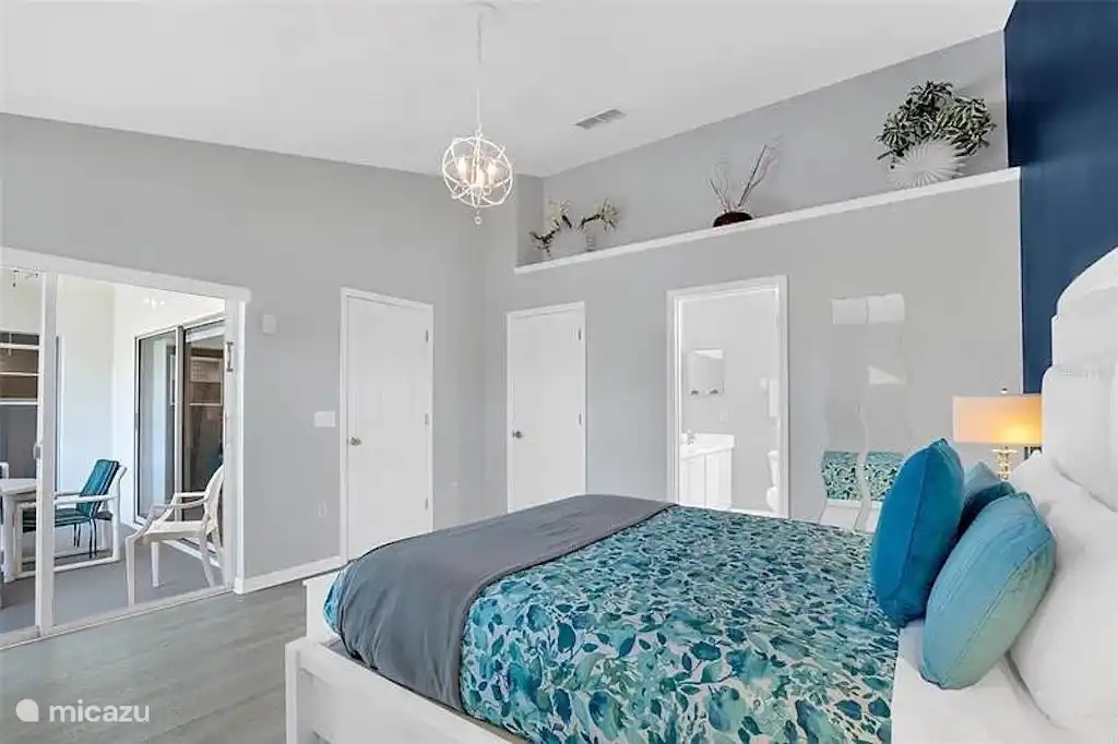 Hauptschlafzimmer 1 mit Queensize-Bett