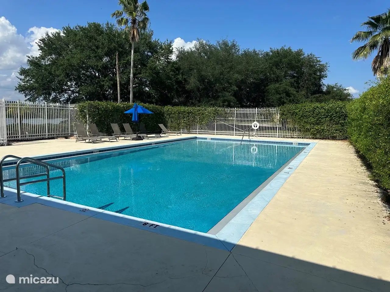 Gemeinschaftspool zu Fuß vom Haus entfernt