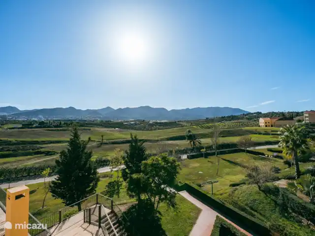 ático en España, Andalucía, Alhaurín de la Torre - penthouse Vista de las montañas, pero en la vida real mucho más agradable y en la terraza maravillosamente tranquila.