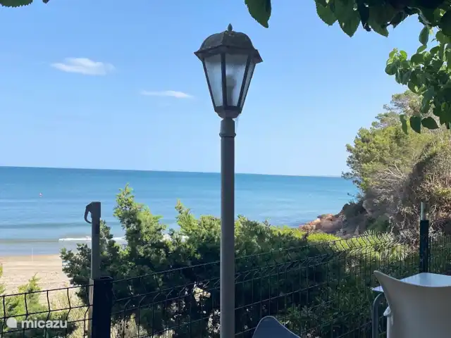 Cabaña L'Oliva | Espagne, Costa Dorada, Tarragone - cabane en bois / lodge Vue au Bar Pepe, restaurant en bord de mer à 30 minutes en voiture.