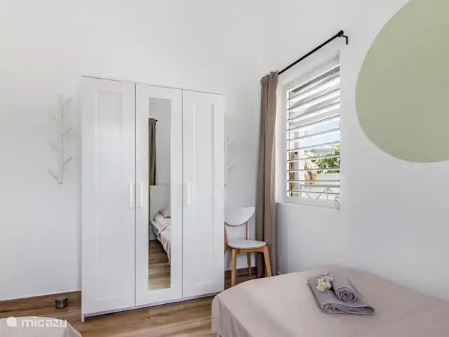 Villa Colibrì *NOUVEAU* *INTIMITÉ* | Curaçao, Banda Abou (ouest), Fontein - villa Fenêtres à volets pour une belle brise fraîche à travers les chambres