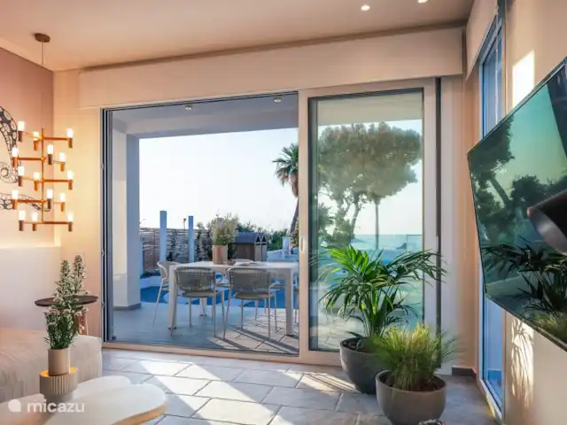 Villa Pueblo | Grèce, Crète, Pigianos Kampos - villa Vue sur la terrasse depuis le salon