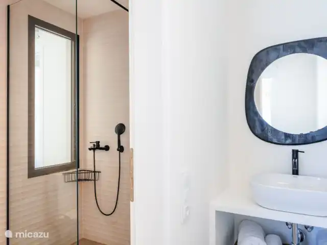 Villa Pueblo | Grèce, Crète, Pigianos Kampos - villa Douche et toilettes dans la chambre parentale
