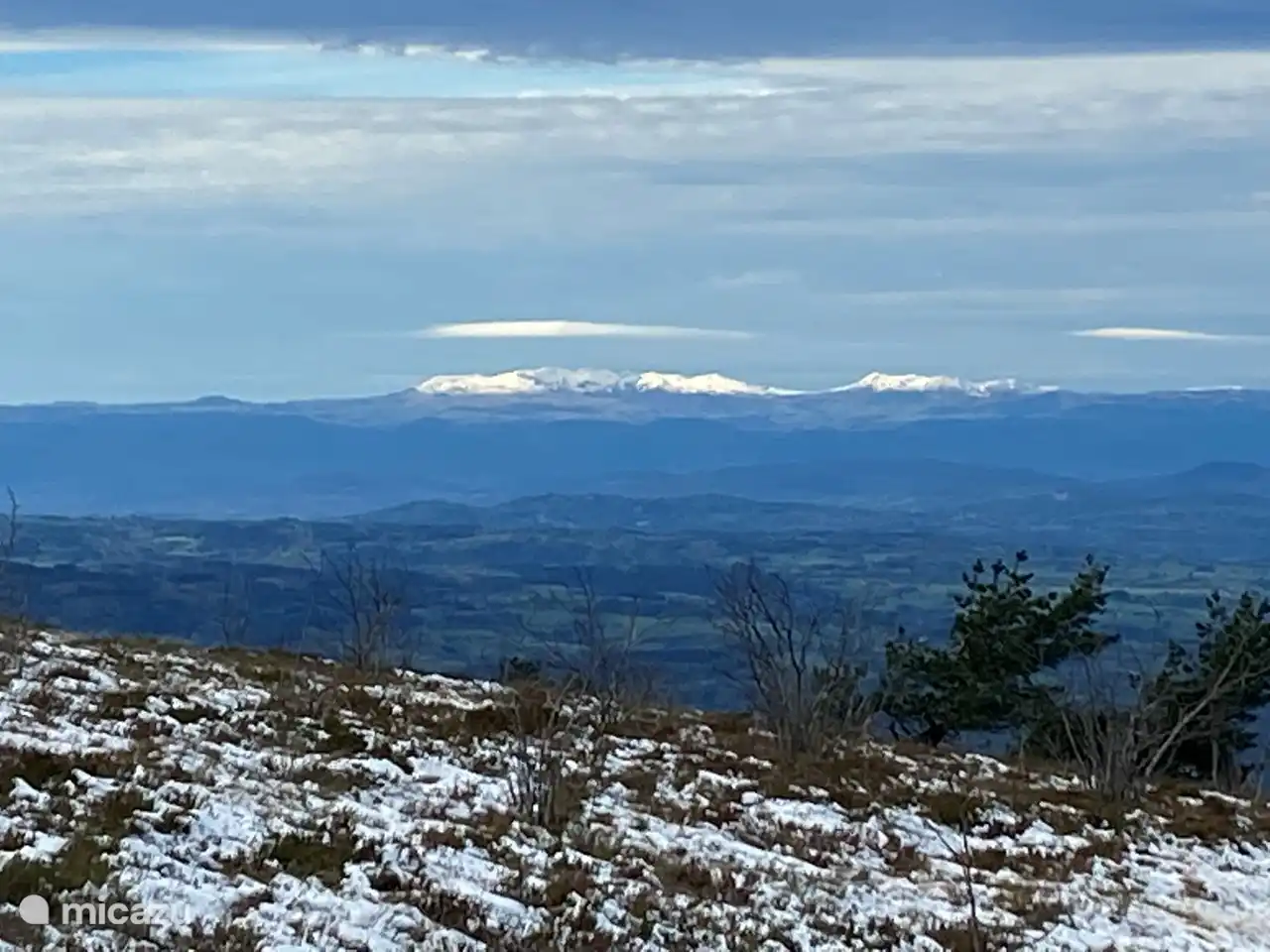 Col du Béal mit Blick auf den Mont Blanc bei klarem Wetter (1520 Meter über dem Meeresspiegel).