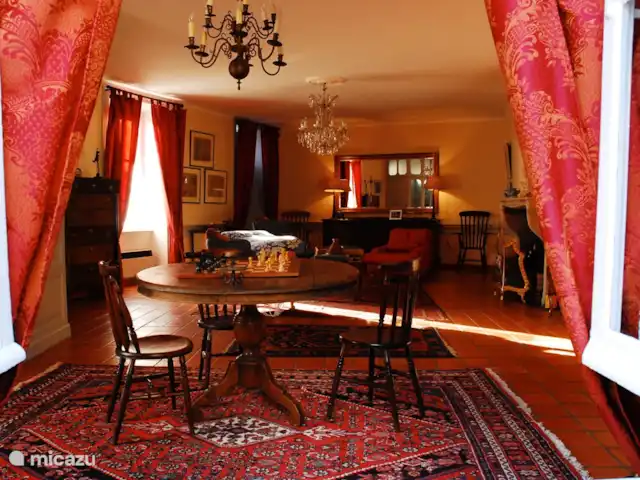 Les Chambres de la Closerie | France, Loire, Saint-Didier-sur-Rochefort - villa Le salon sur rue avec entrée au rez-de-chaussée