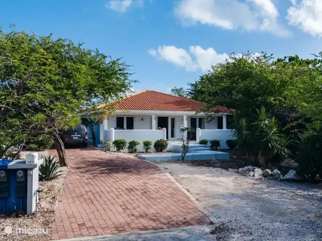 Villa Coral Beach en Curazao, Bandabou (oeste), Coral Estate, Rif St.Marie - villa frente