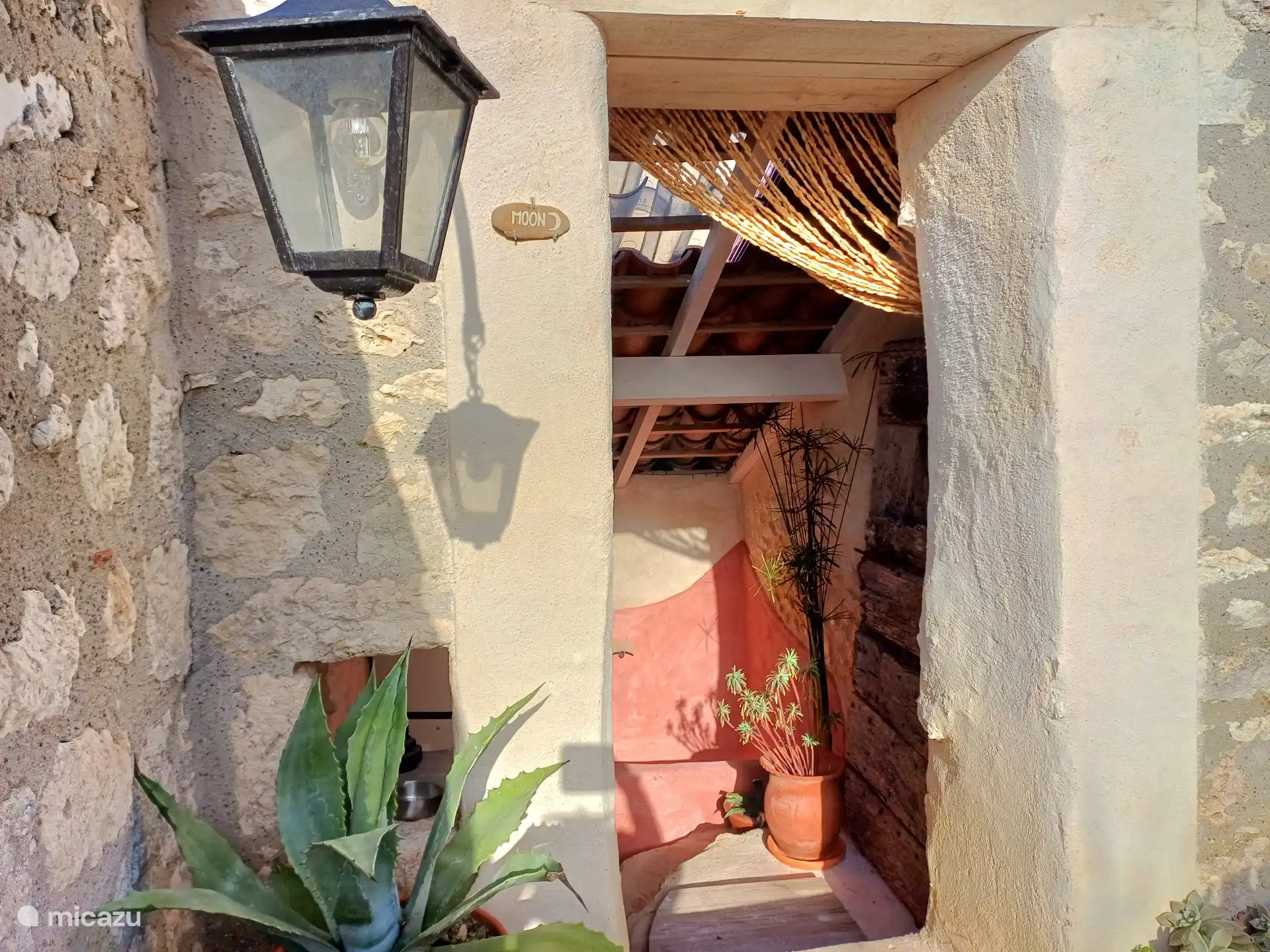 Entrée met dompelbad.