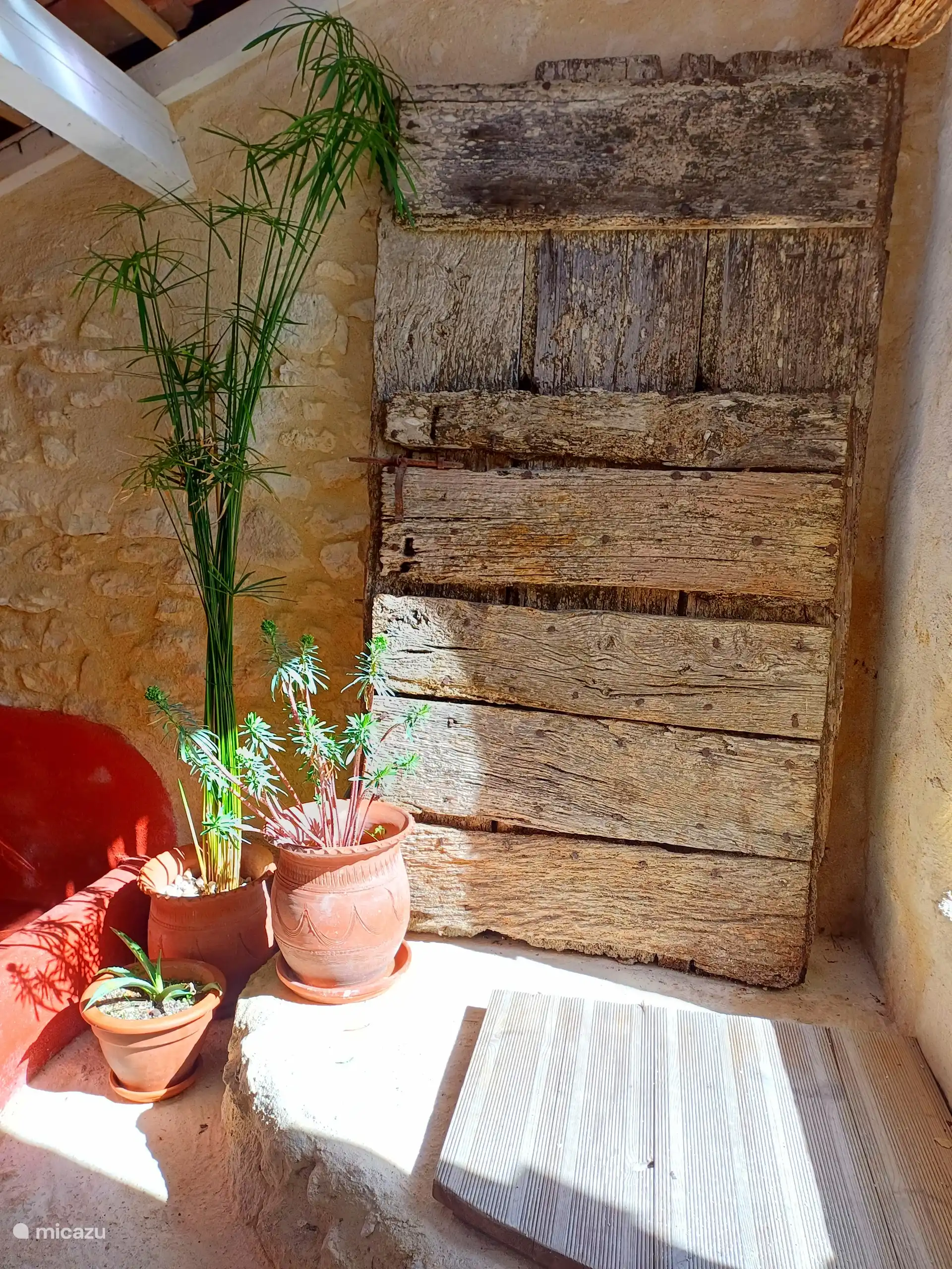 Eingang mit Tauchbecken.