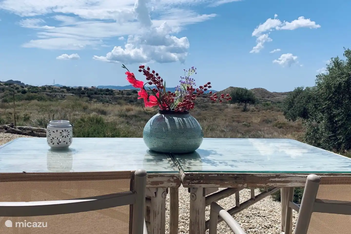 Sehen Sie sich die Wohnung mit drei Schlafzimmern an