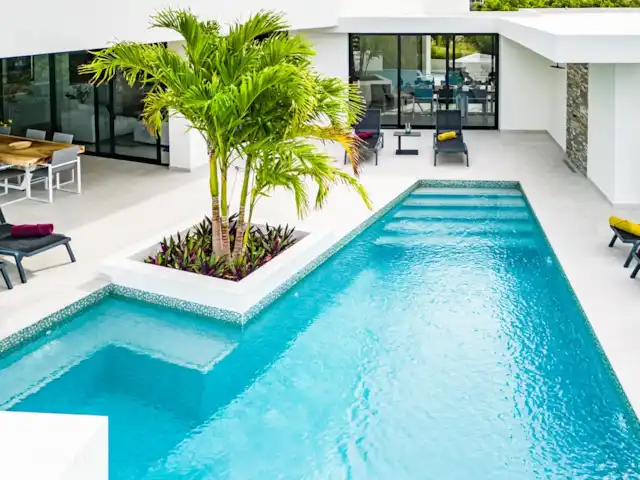 Villa B08 huren in Curaçao, Banda Ariba (oost), Vista Royal - villa Bij het zwembad is ook een buiten douche