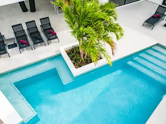 Villa B08 huren in Curaçao, Banda Ariba (oost), Vista Royal - villa Zwembad met ligbedden