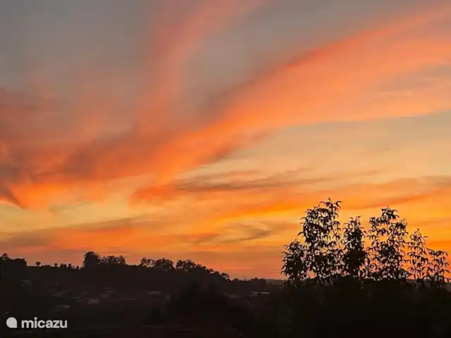 Casa Leo Mar | Portugal, Costa de Prata, Santa Catarina CLD - bungalow Maintenant, quelques couchers de soleil que l’on peut voir depuis votre chaise dans le salon.
Ils sont différents d’un jour à l’autre