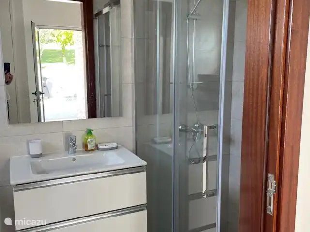Casa Leo Mar | Portugal, Costa de Prata, Santa Catarina CLD - bungalow Salle de bain 2 avec douche